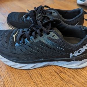 Hoka Arahi 4 Black Sneakers